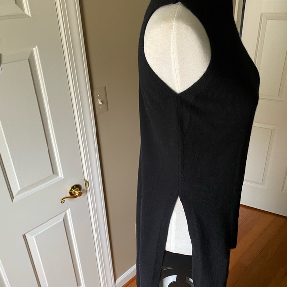 NWT Saks Fifth Avenue 100% Cashmere Sleeveless Mock-neck Sweater High-Low Size S - Picture 6 of 11